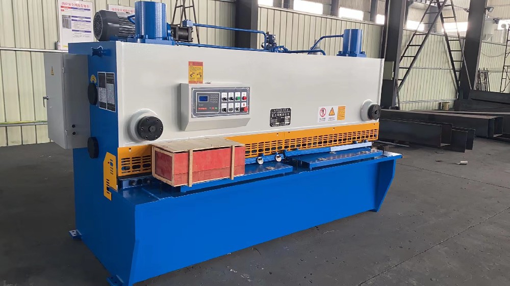 QC11K系列數(shù)控閘式剪板機